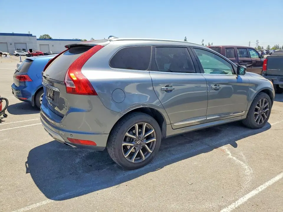2017 VOLVO XC60 T6 DYNAMIC  