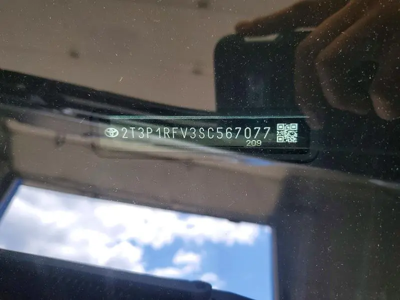 2025 TOYOTA RAV4 XLE  