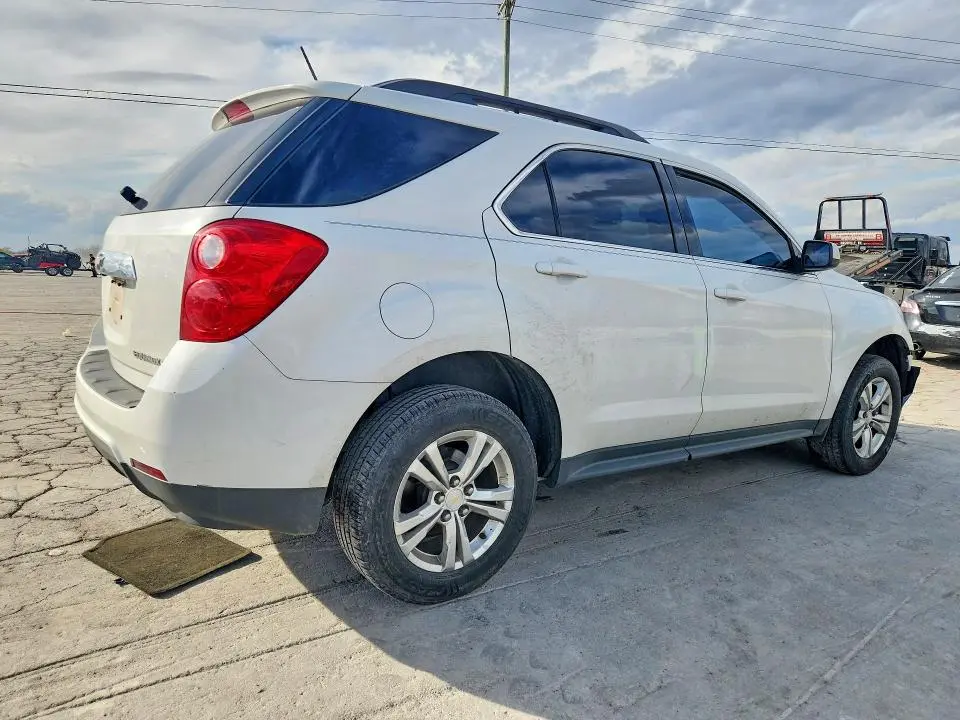 2015 CHEVROLET EQUINOX LT  