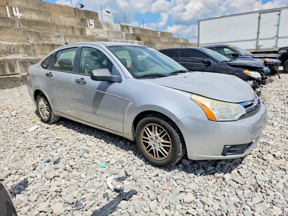2010 FORD FOCUS SE  