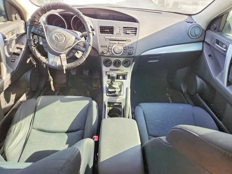 2011 MAZDA 3 S  