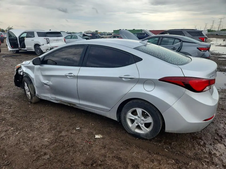 2015 HYUNDAI ELANTRA SE  