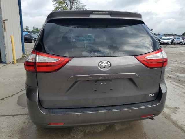 2016 TOYOTA SIENNA XLE