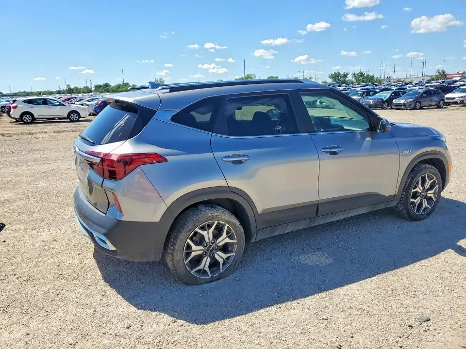 2023 KIA SELTOS EX  