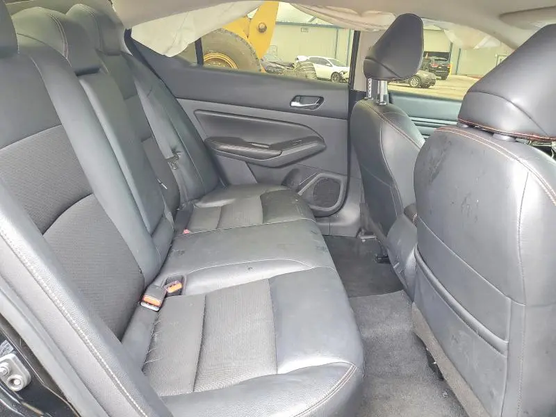 2022 NISSAN ALTIMA SR  