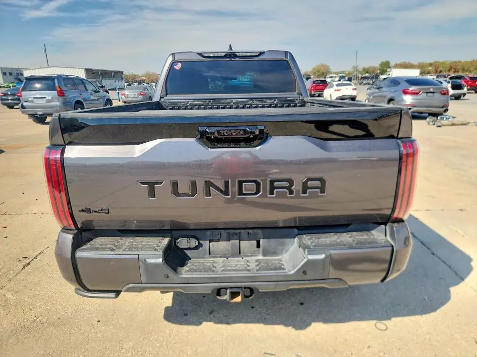 2022 TOYOTA TUNDRA PLATINUM  