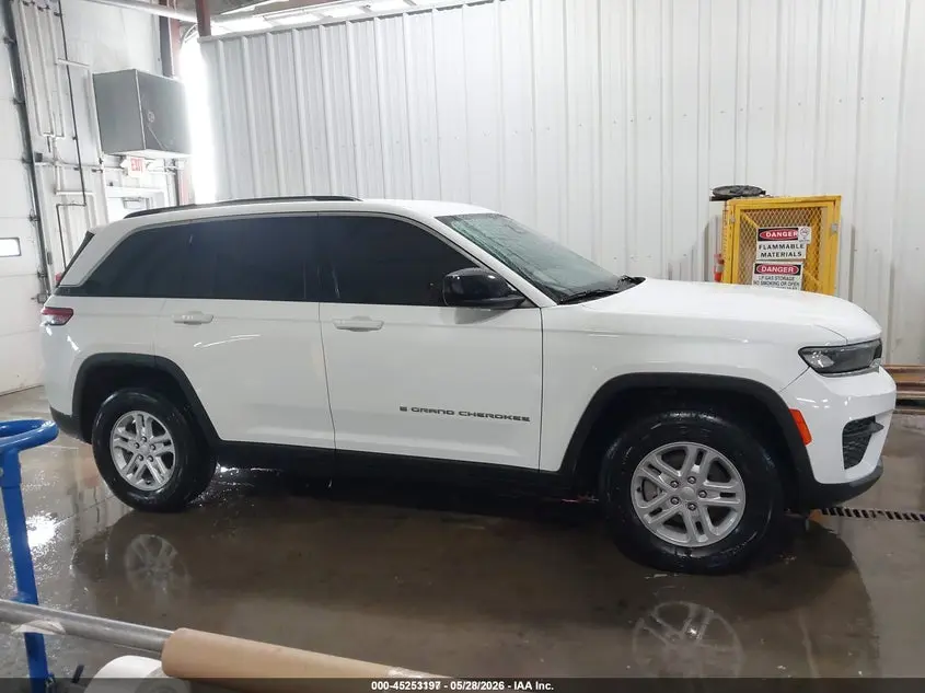 2023 JEEP GRAND CHEROKEE LAREDO 4X4