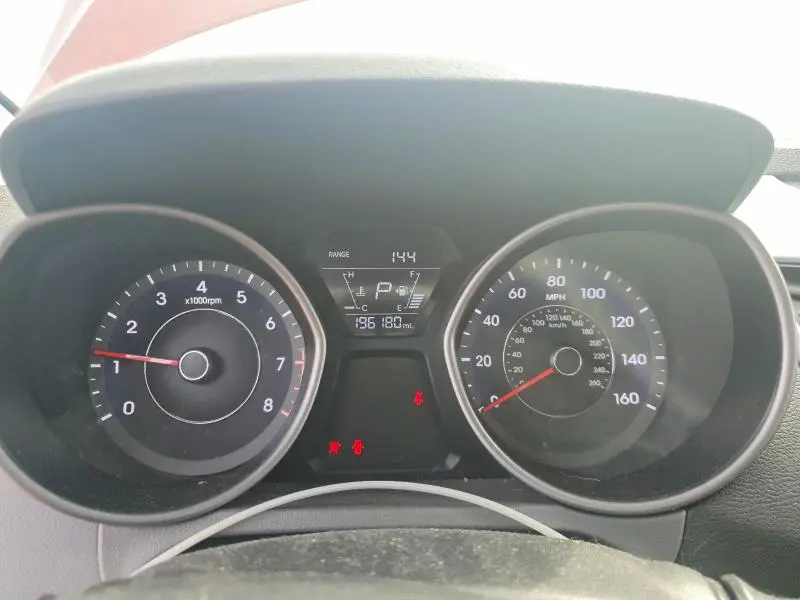 2014 HYUNDAI ELANTRA SE  