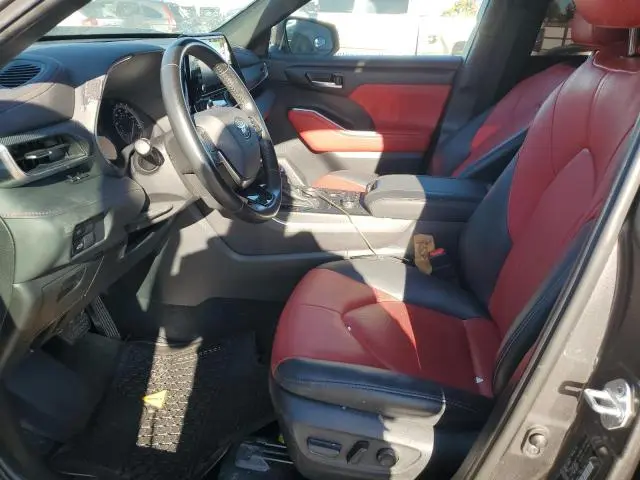 2021 TOYOTA HIGHLANDER XSE  