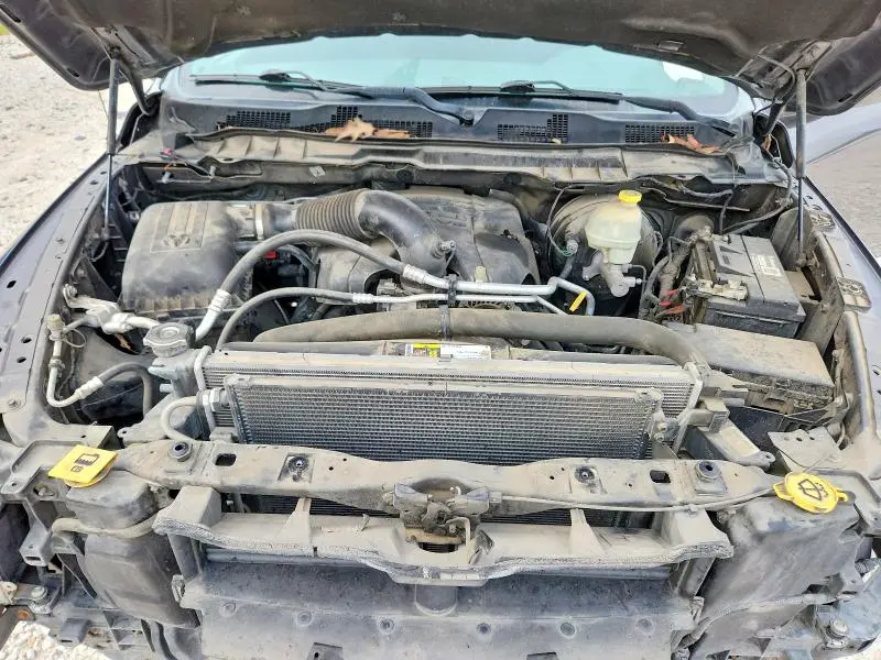 2016 RAM 1500 SLT  