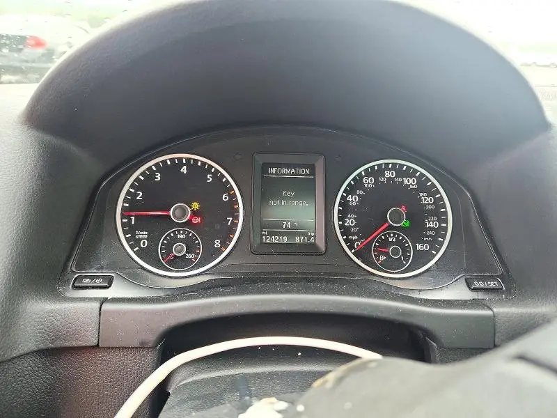 2015 VOLKSWAGEN TIGUAN S  