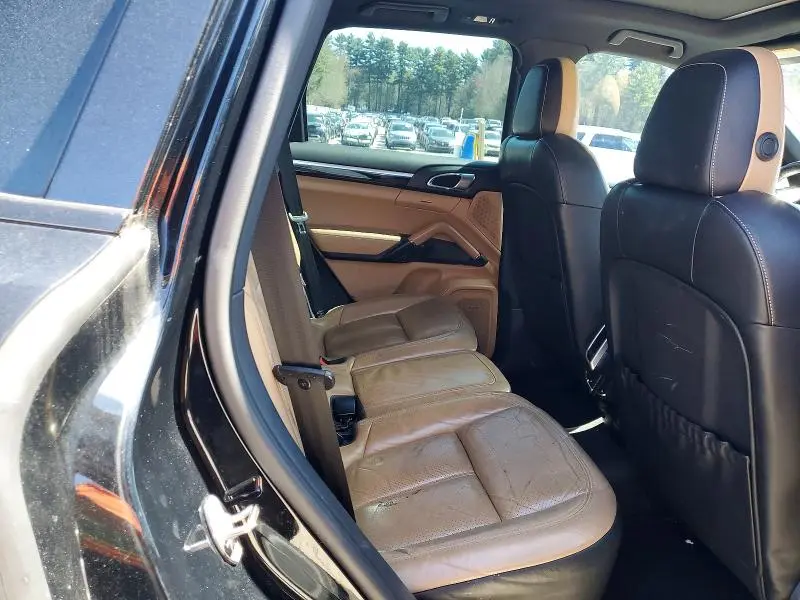 2017 PORSCHE CAYENNE   