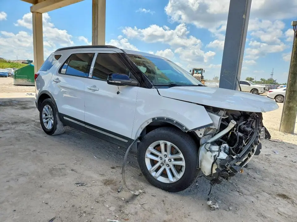 2017 FORD EXPLORER XLT  