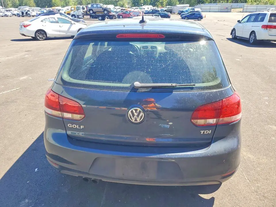 2011 VOLKSWAGEN GOLF   