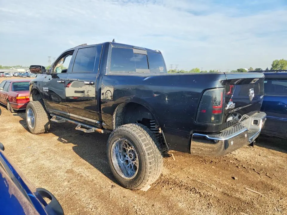 2015 RAM 1500 SLT  