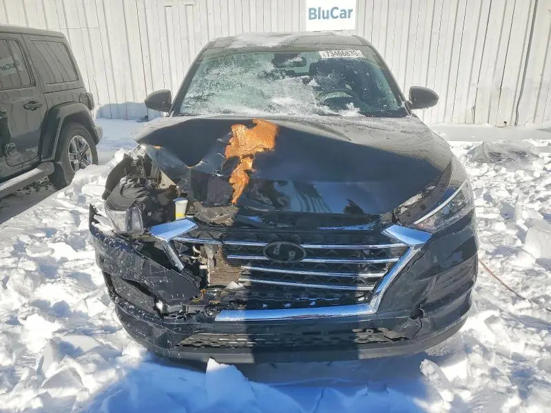 2021 HYUNDAI TUCSON SE  