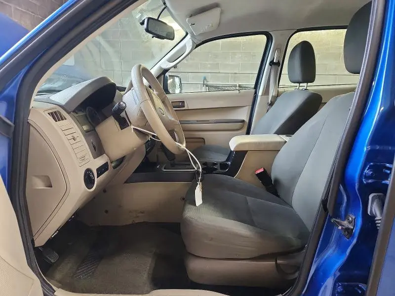 2011 FORD ESCAPE XLS  