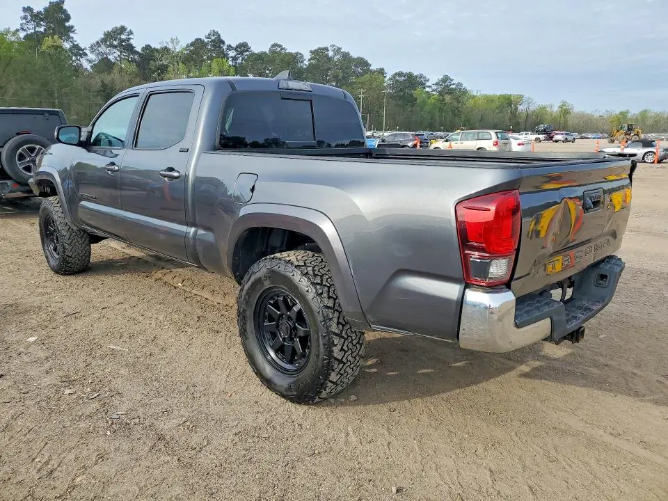 2021 TOYOTA TACOMA SR5 V6  