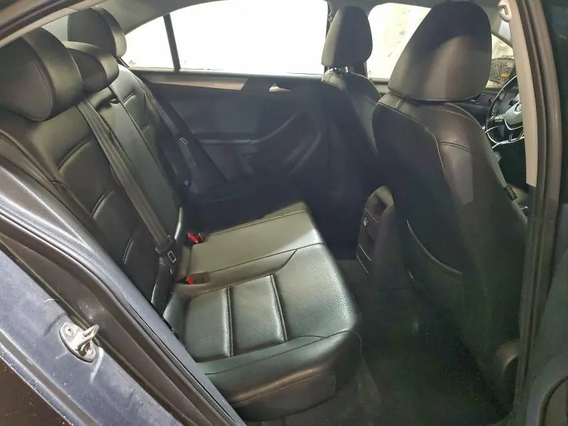 2015 VOLKSWAGEN JETTA SE  