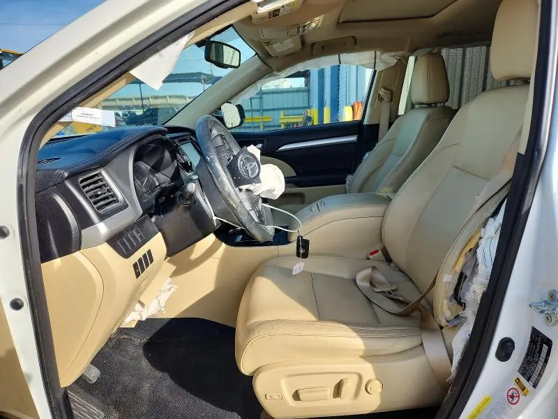 2016 TOYOTA HIGHLANDER XLE  