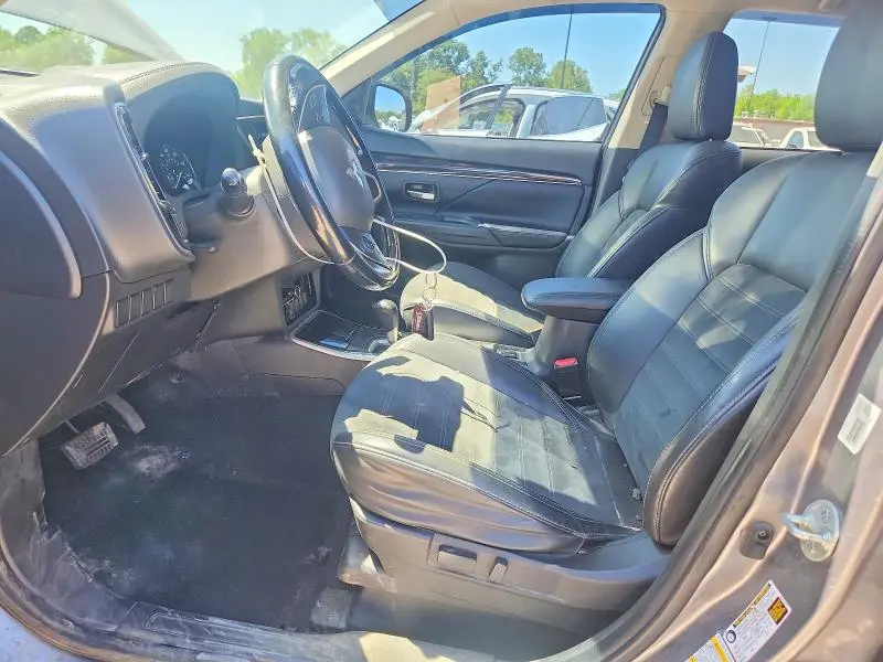2019 MITSUBISHI OUTLANDER SE  