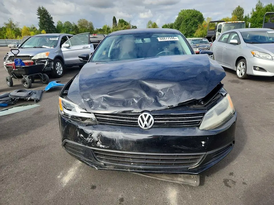 2012 VOLKSWAGEN JETTA SE  