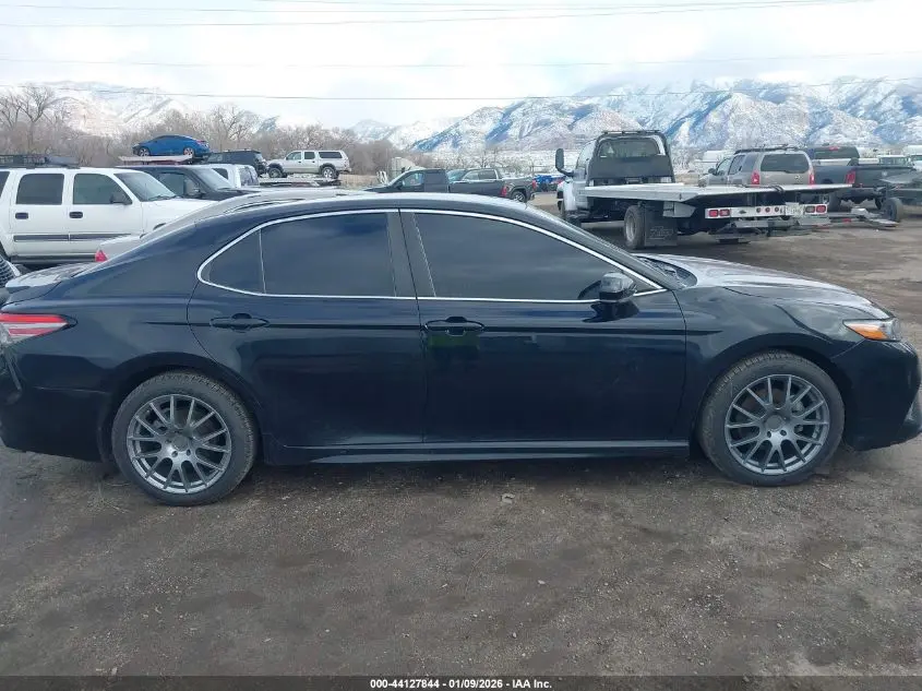 2018 TOYOTA CAMRY SE