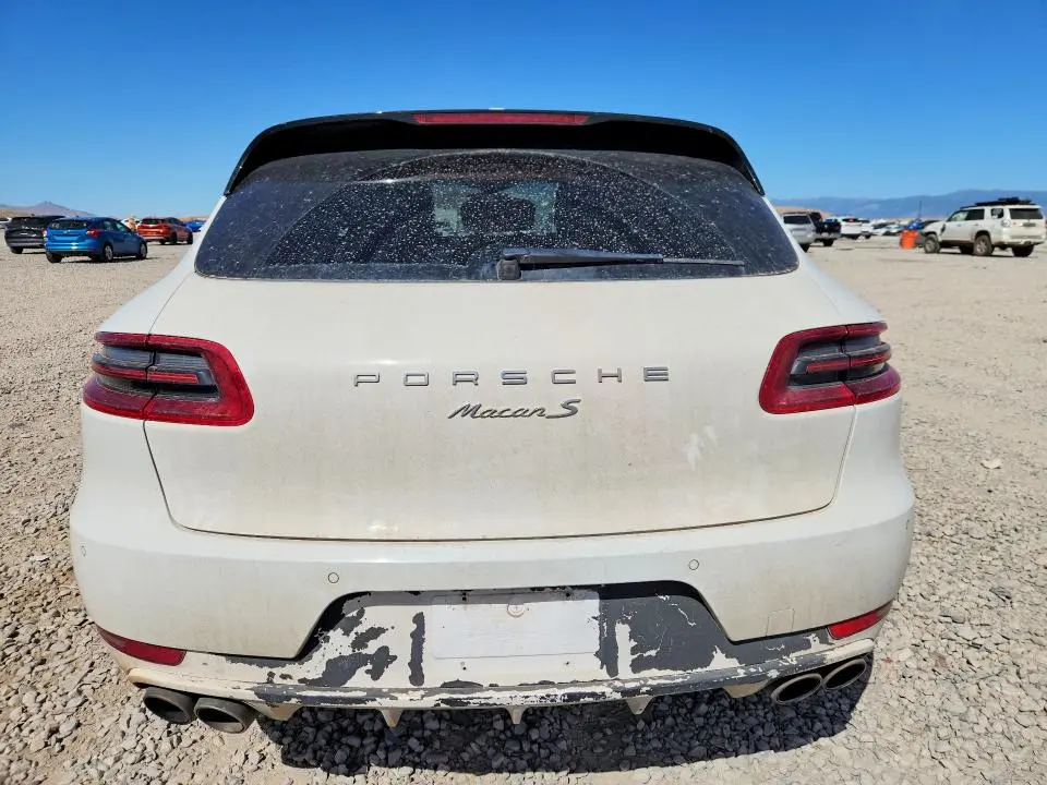 2016 PORSCHE MACAN S  