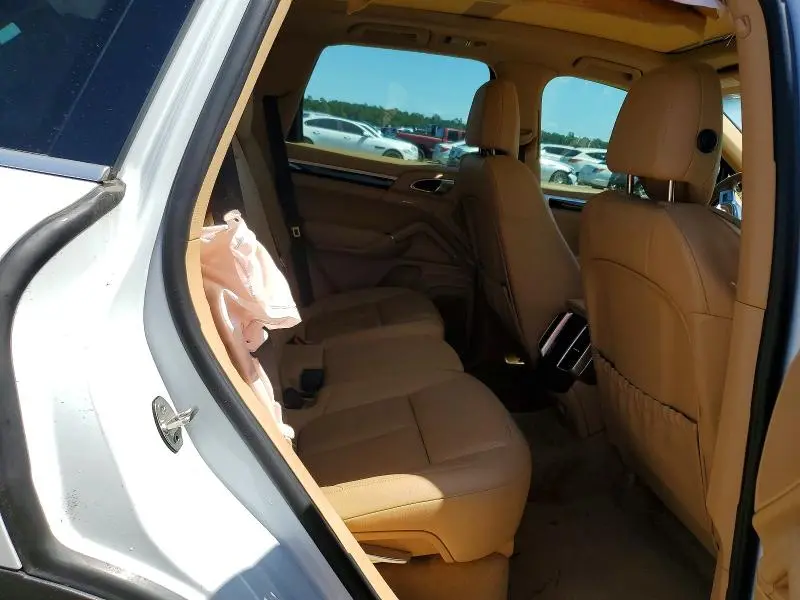 2014 PORSCHE CAYENNE   