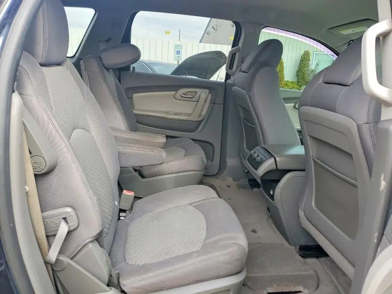 2011 CHEVROLET TRAVERSE LT  