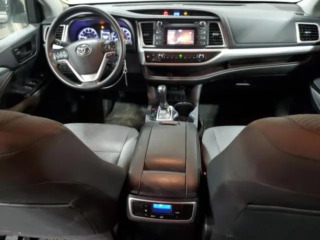 2019 TOYOTA HIGHLANDER LE