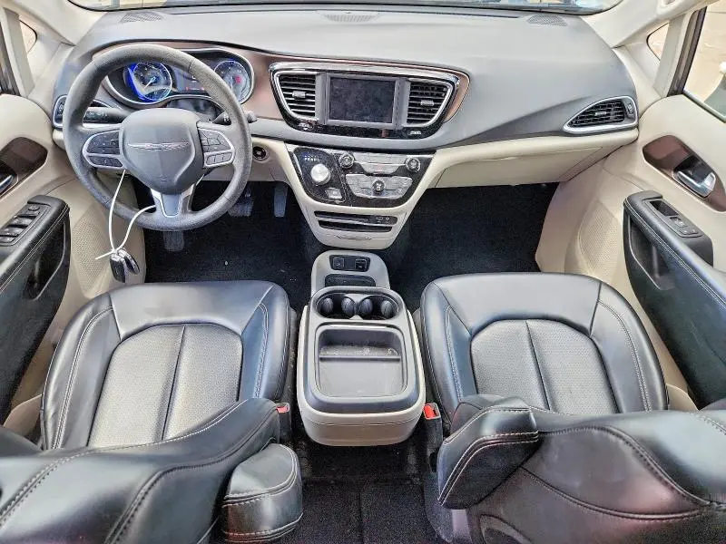 2020 CHRYSLER VOYAGER LXI  
