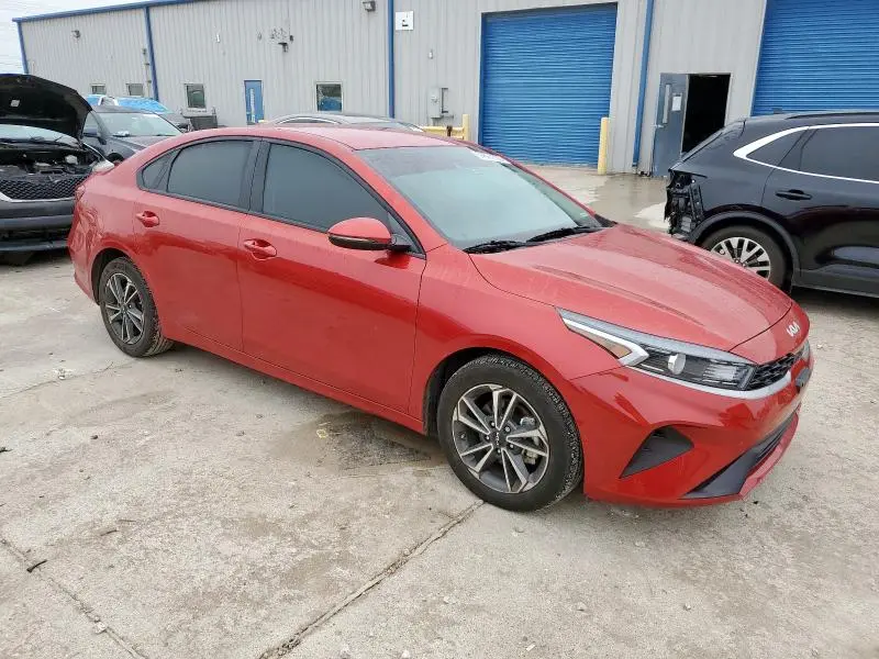 2023 KIA FORTE LX  