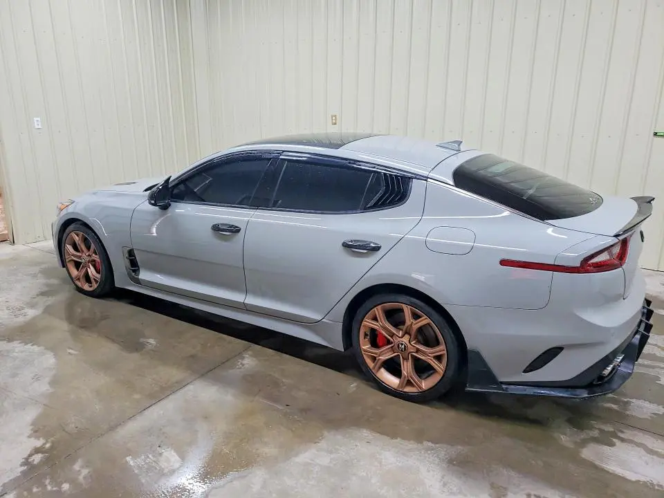 2018 KIA STINGER GT2  