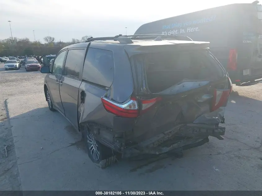 2018 TOYOTA SIENNA XLE PREMIUM 8 PASSENGER