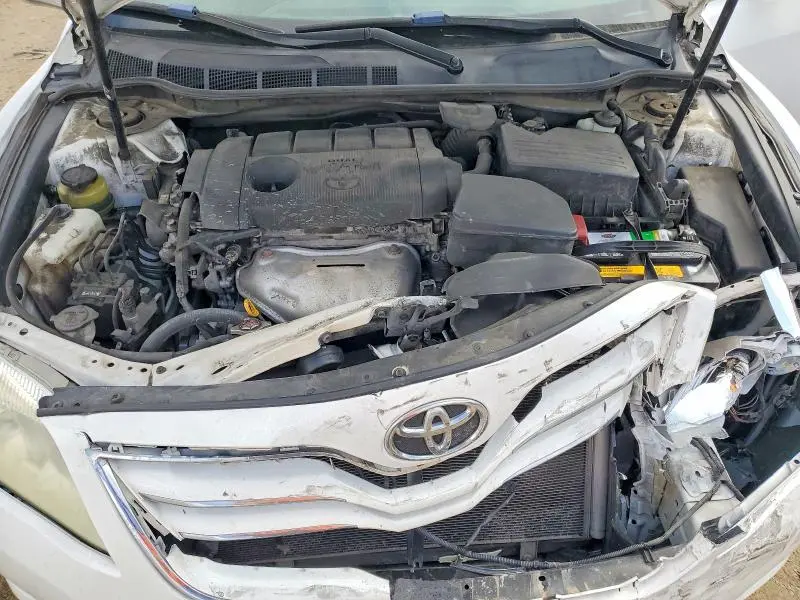 2011 TOYOTA CAMRY XLE  