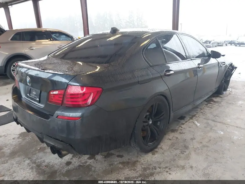 2013 BMW M5  