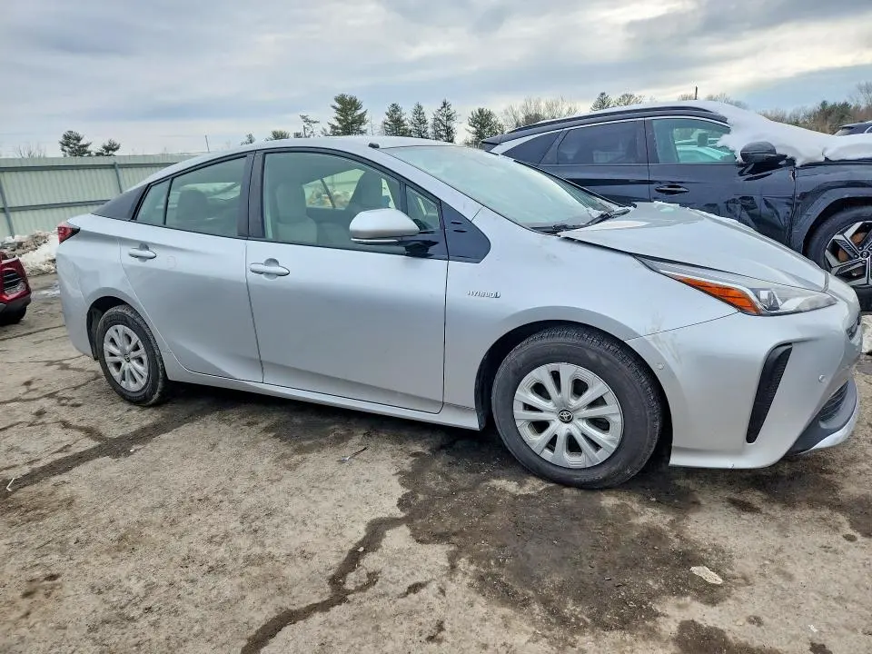 2019 TOYOTA PRIUS   