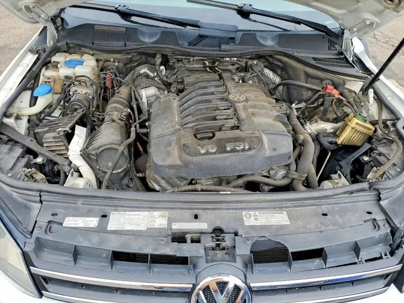 2013 VOLKSWAGEN TOUAREG V6  