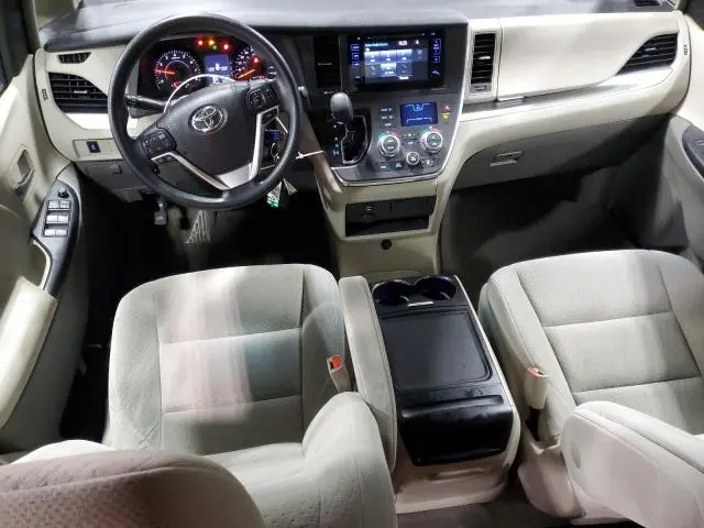 2016 TOYOTA SIENNA LE  