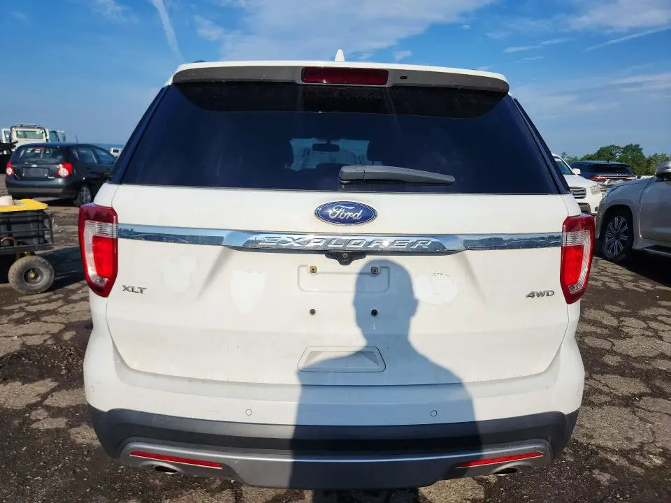2016 FORD EXPLORER XLT  