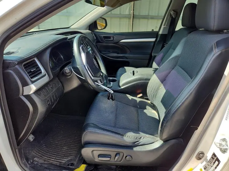 2016 TOYOTA HIGHLANDER LE PLUS  