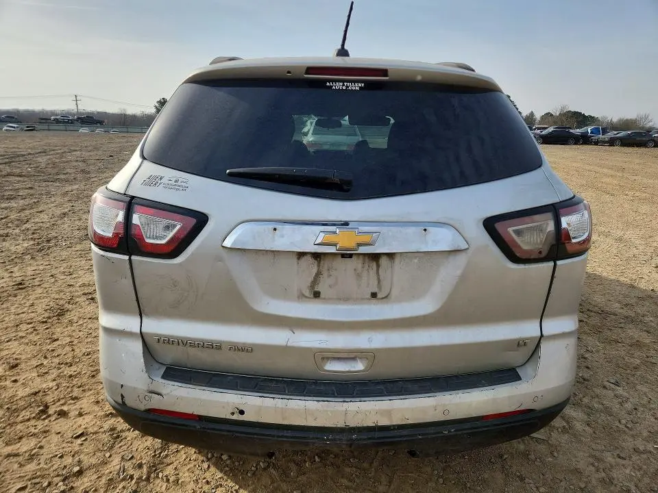 2017 CHEV TRAVERSE LT  