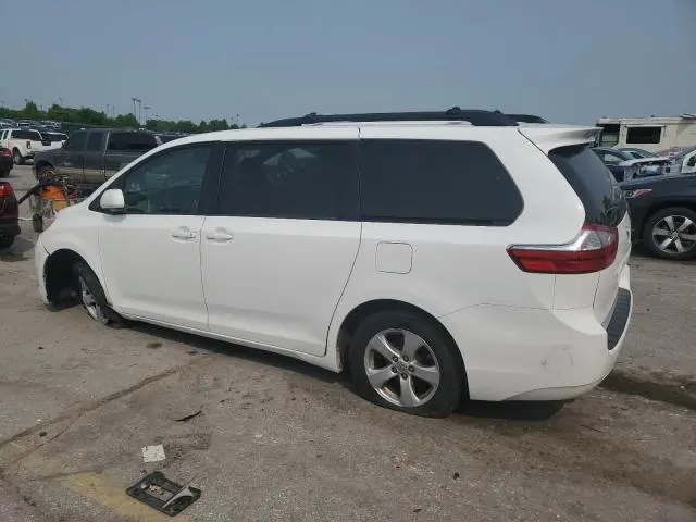 2016 TOYOTA SIENNA LE  