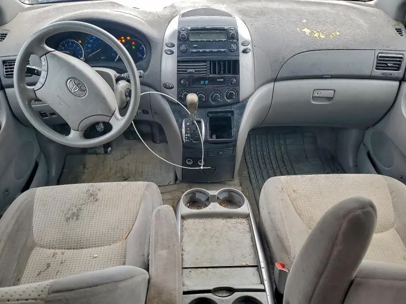 2010 TOYOTA SIENNA CE  