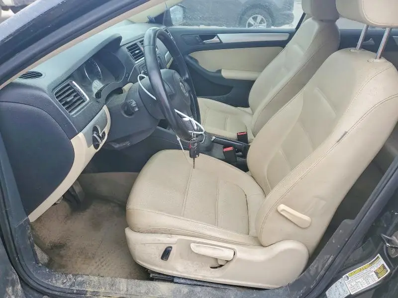 2013 VOLKSWAGEN JETTA SE  