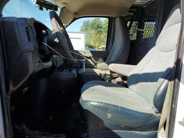 2010 GMC SAVANA G2500  