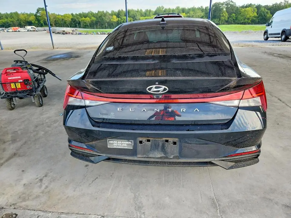 2021 HYUNDAI ELANTRA SEL  