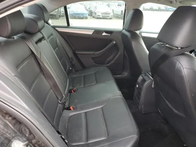 2013 VOLKSWAGEN JETTA SE  