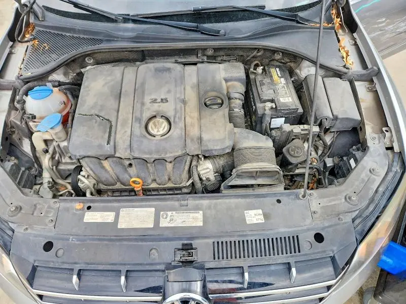 2013 VOLKSWAGEN PASSAT SEL  